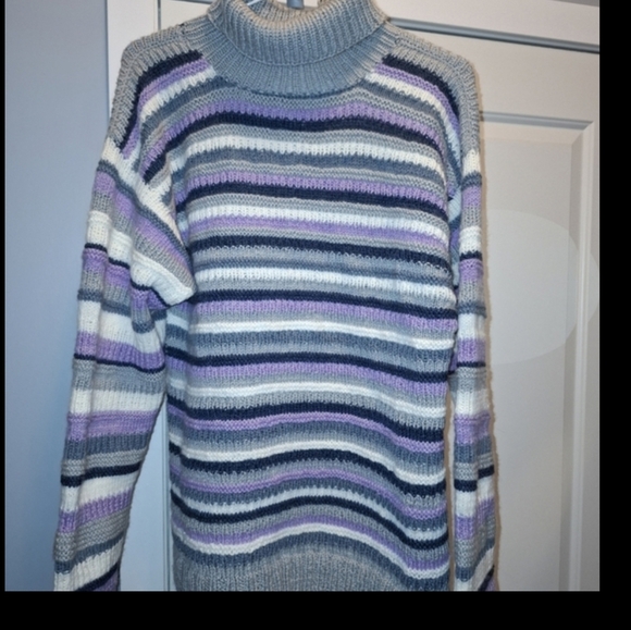 Turtleneck Sweater Handmade - Picture 6 of 8